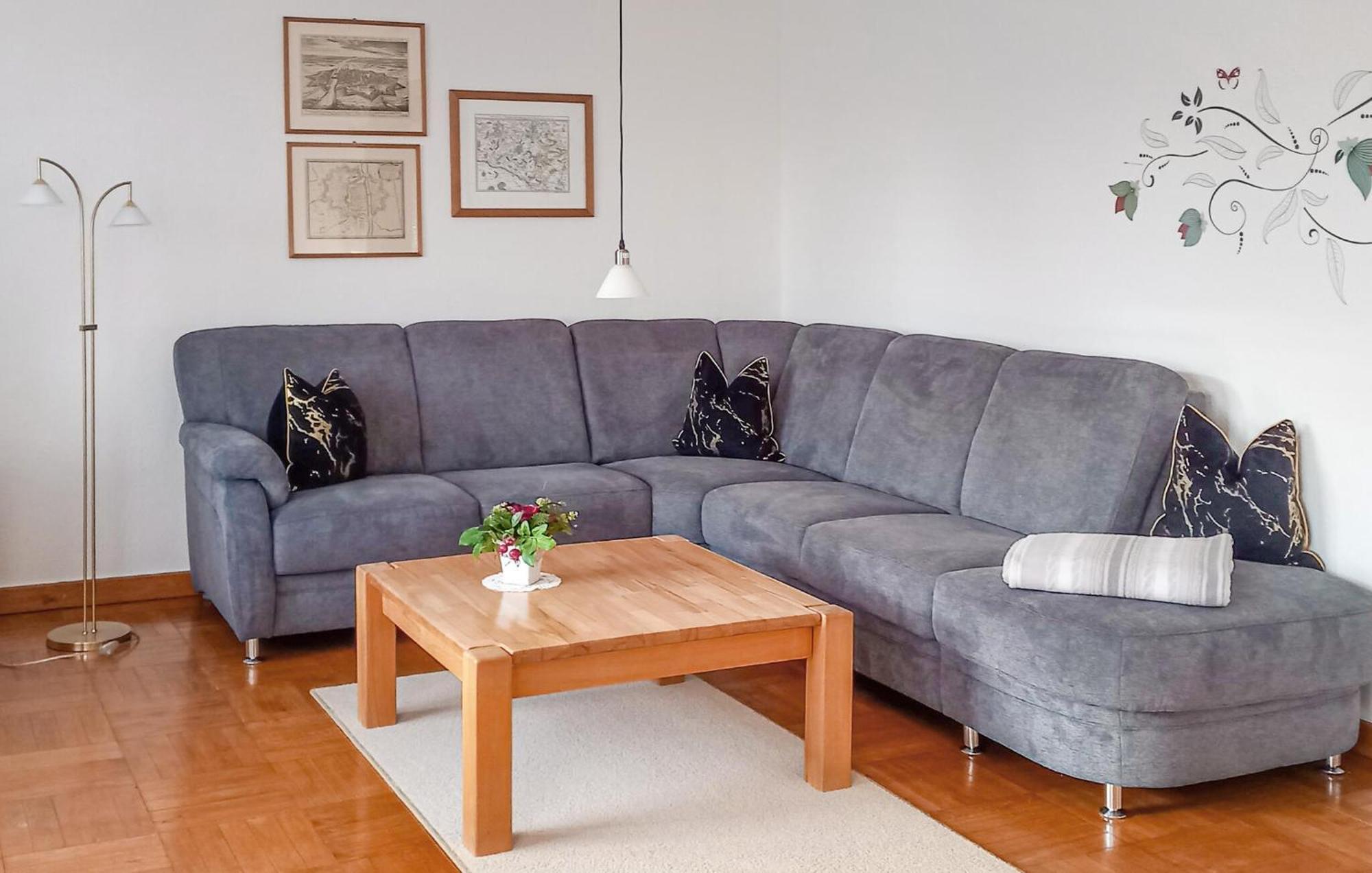 2 Bedroom Gorgeous Apartment In Luebtheen-Garlitz Exterior photo